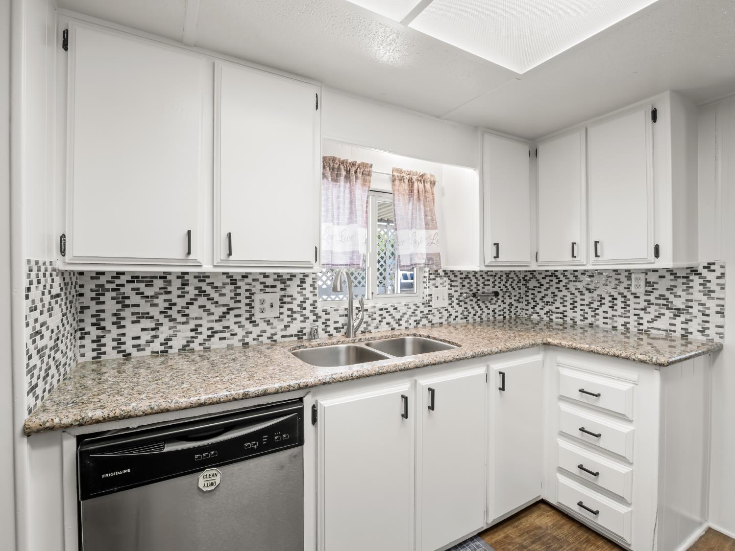 221 W Herndon Ave #184, Fresno, CA 93650
