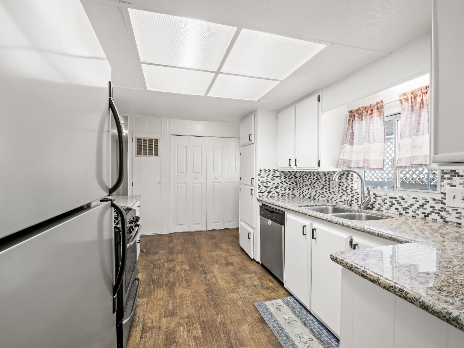 221 W Herndon Ave #184, Fresno, CA 93650