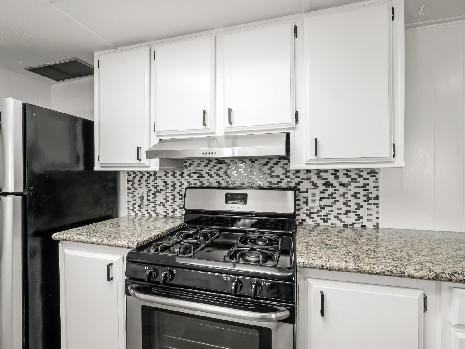221 W Herndon Ave #184, Fresno, CA 93650