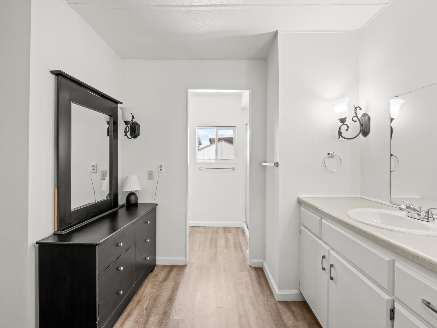 221 W Herndon Ave #184, Fresno, CA 93650
