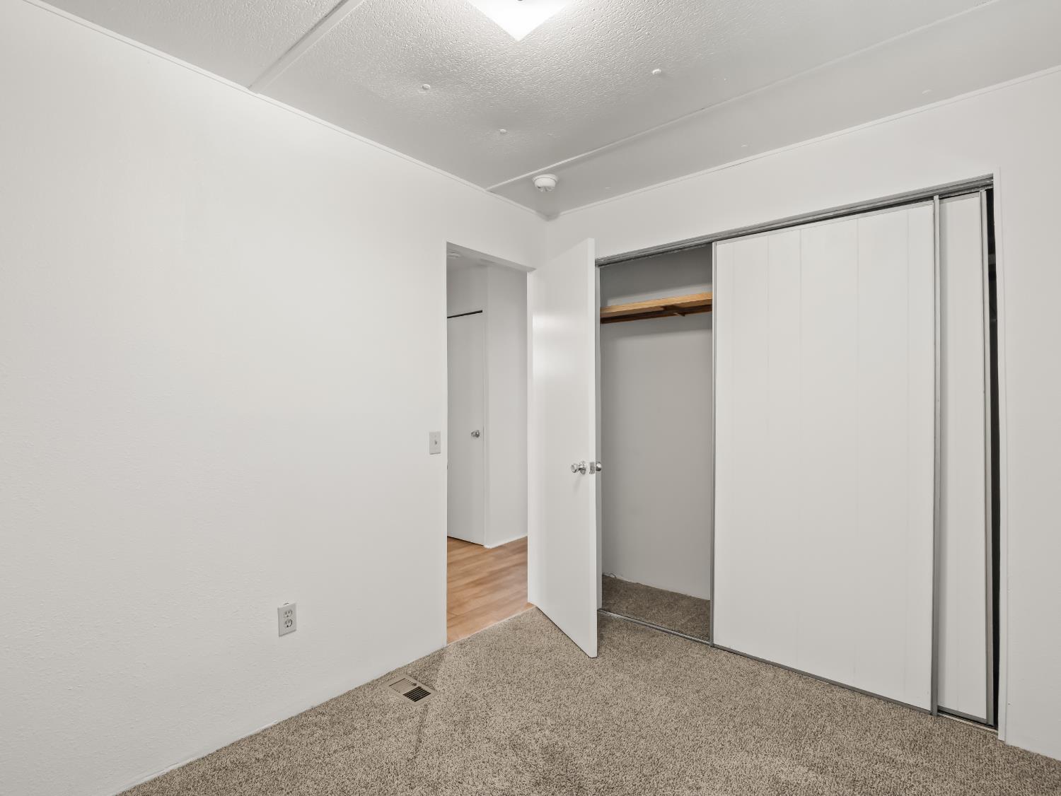 221 W Herndon Ave #184, Fresno, CA 93650