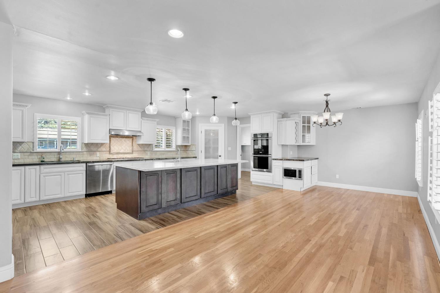 2020 W 3Rd St, Madera, CA 93637