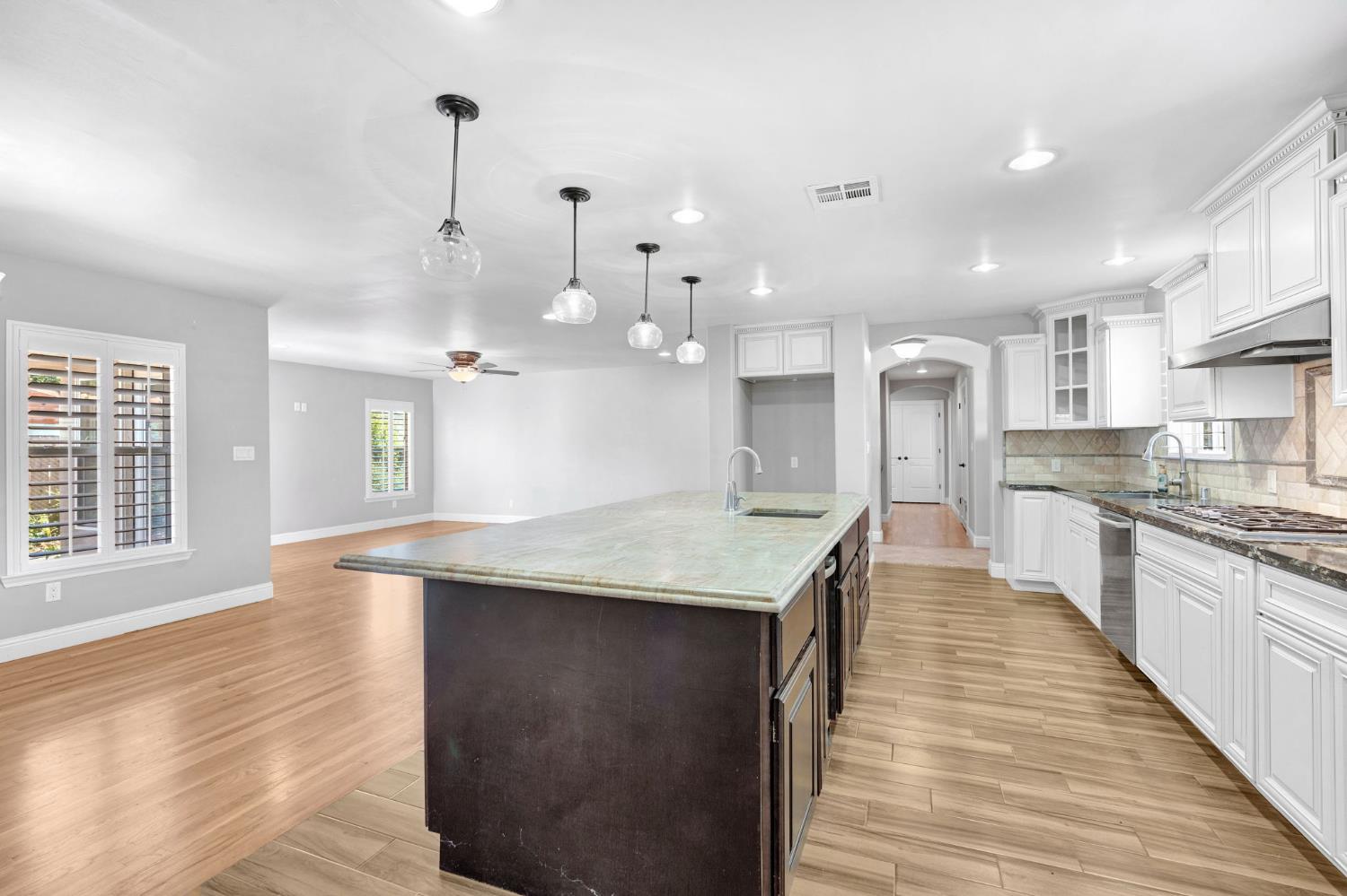 2020 W 3Rd St, Madera, CA 93637