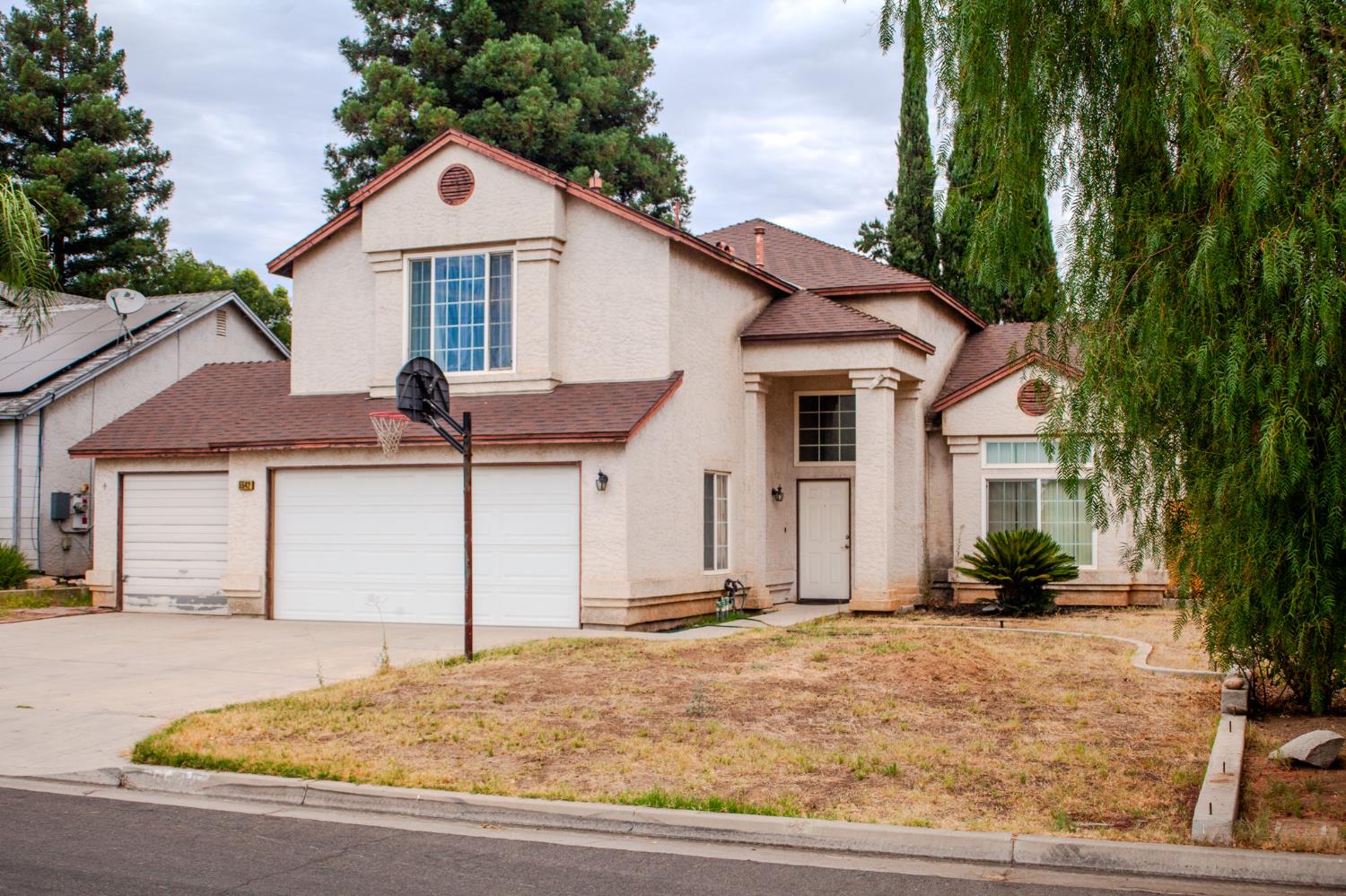 5542 W Willis Ave, Fresno, CA 93722