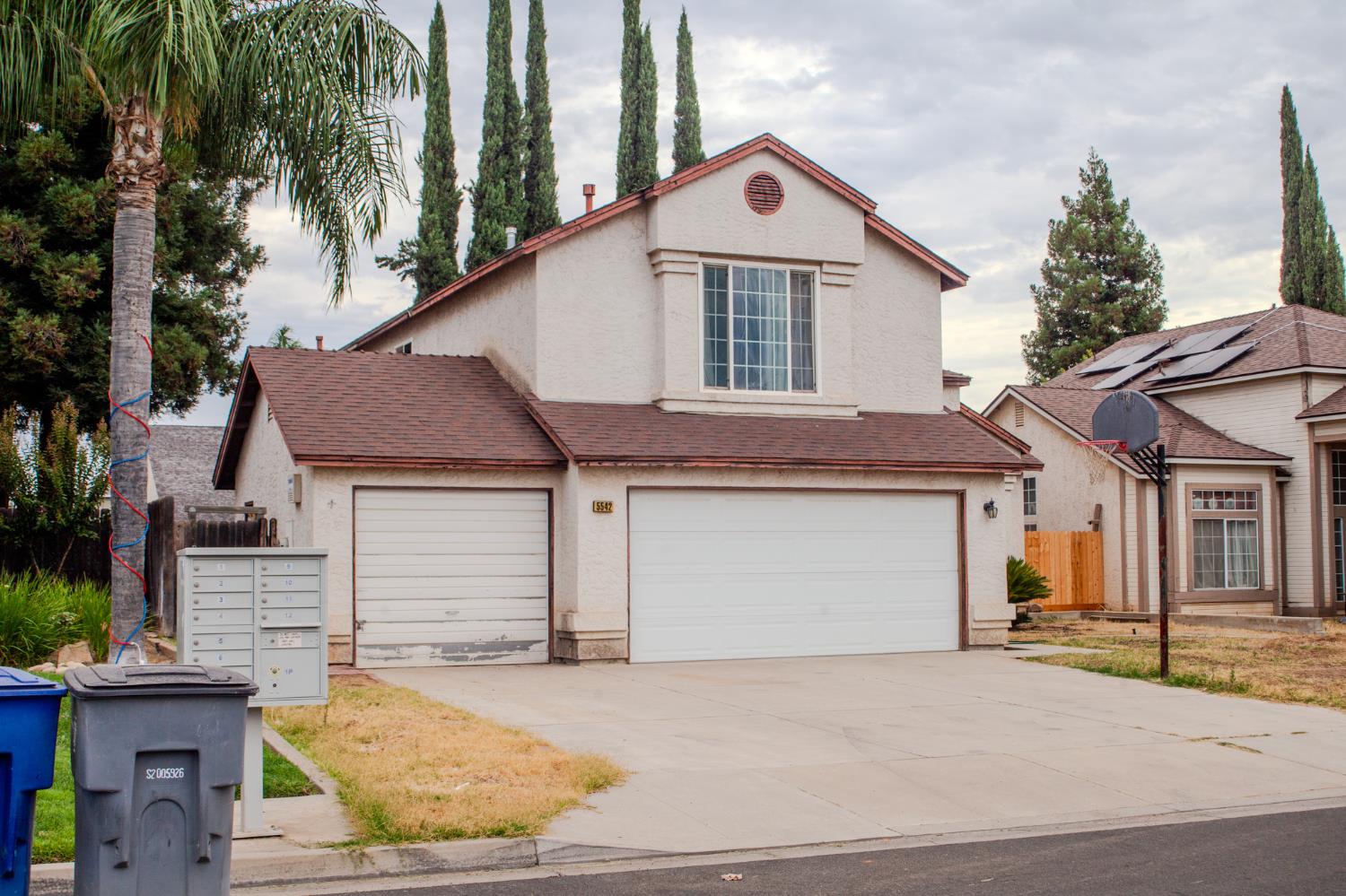 5542 W Willis Ave, Fresno, CA 93722