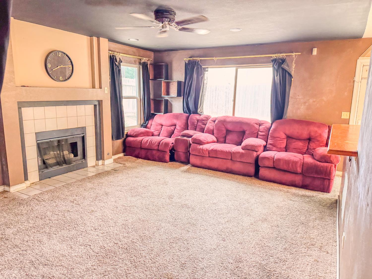 5542 W Willis Ave, Fresno, CA 93722