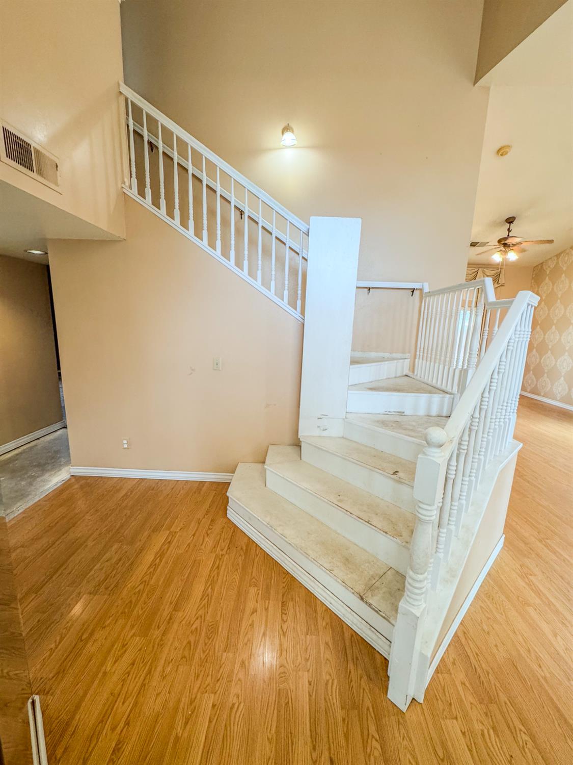 5542 W Willis Ave, Fresno, CA 93722