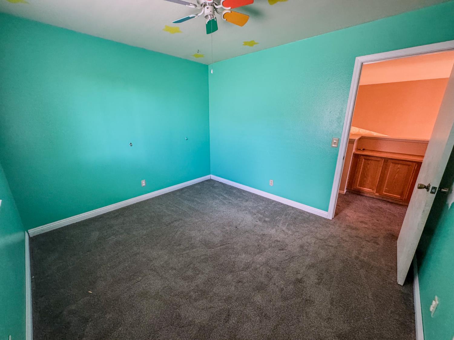 5542 W Willis Ave, Fresno, CA 93722