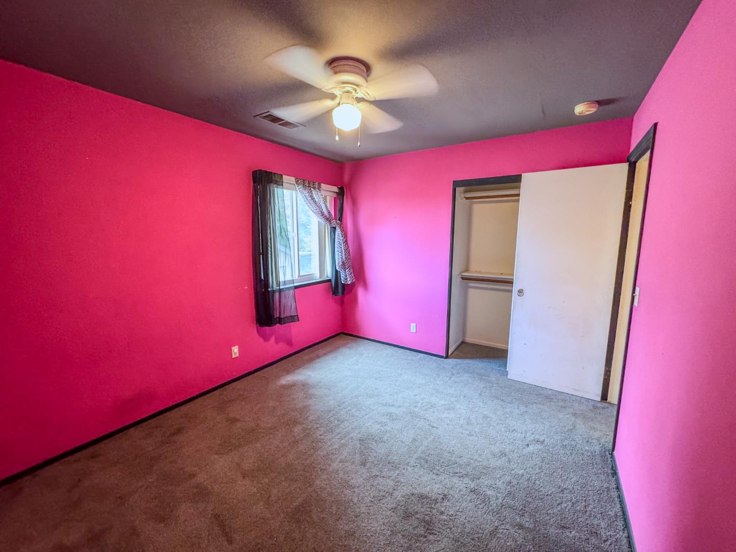 5542 W Willis Ave, Fresno, CA 93722