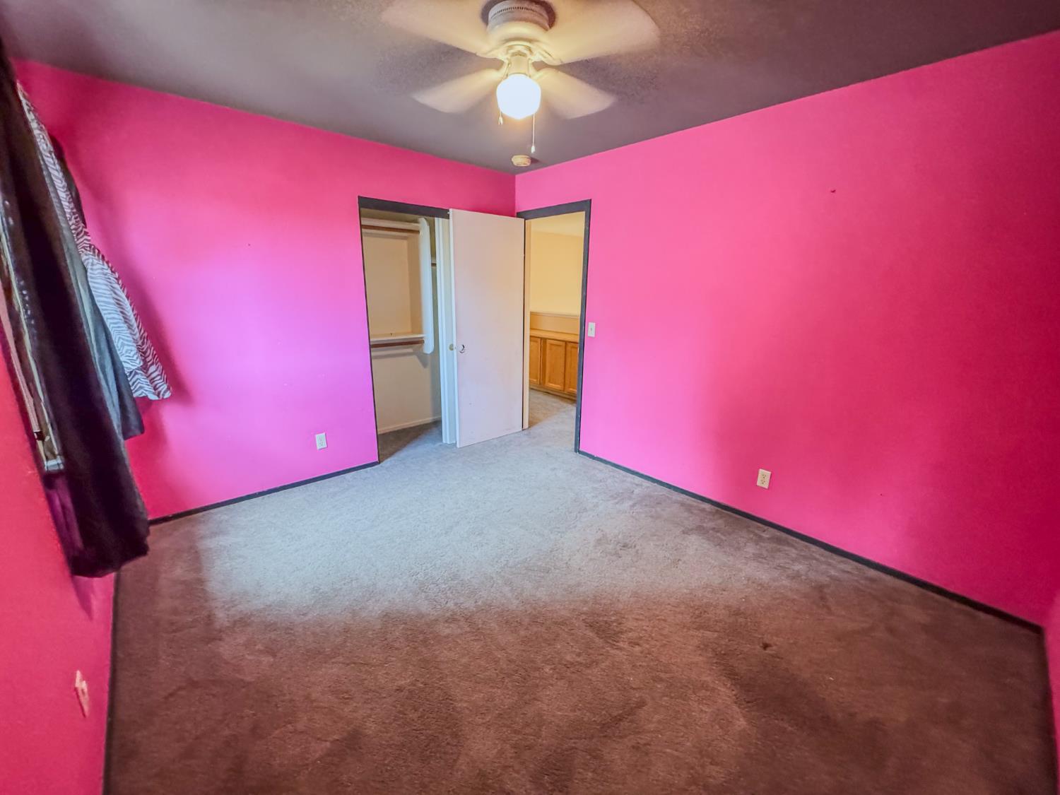5542 W Willis Ave, Fresno, CA 93722