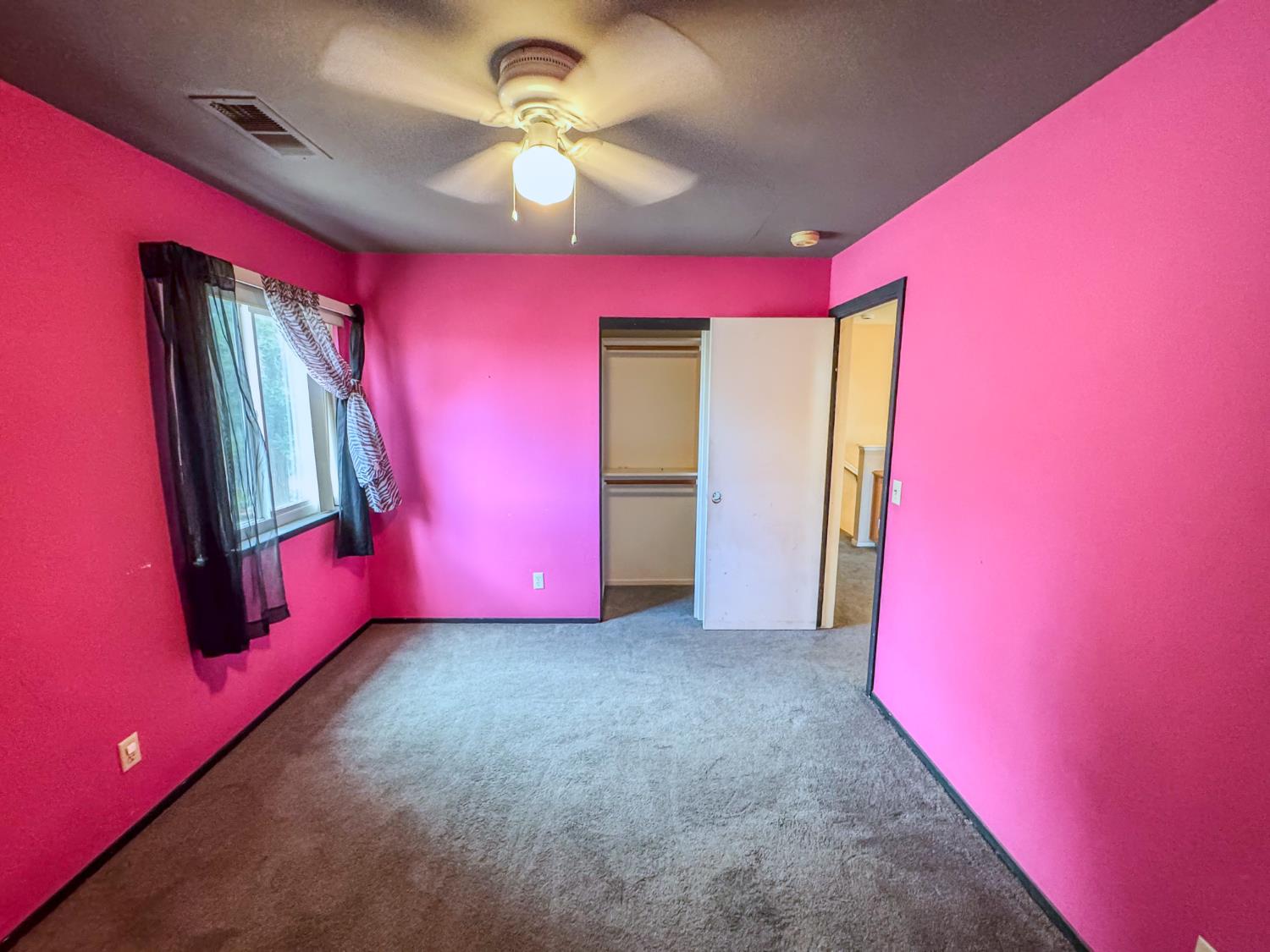 5542 W Willis Ave, Fresno, CA 93722