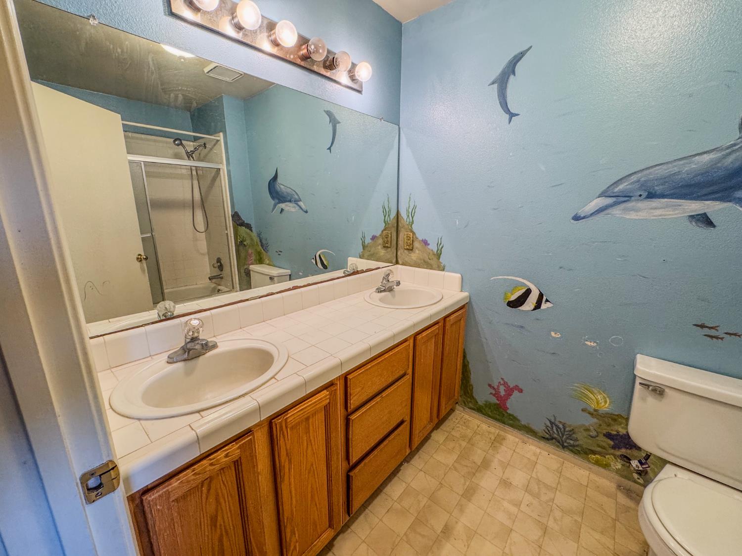 5542 W Willis Ave, Fresno, CA 93722