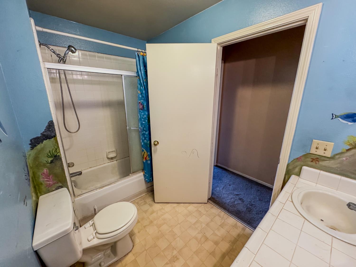 5542 W Willis Ave, Fresno, CA 93722