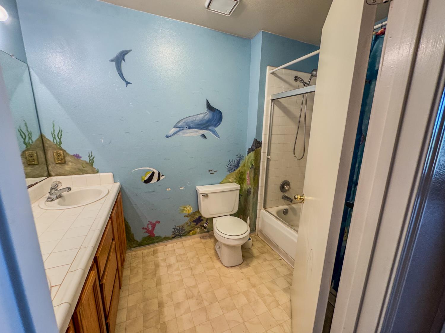 5542 W Willis Ave, Fresno, CA 93722