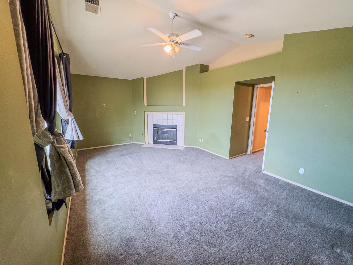 5542 W Willis Ave, Fresno, CA 93722