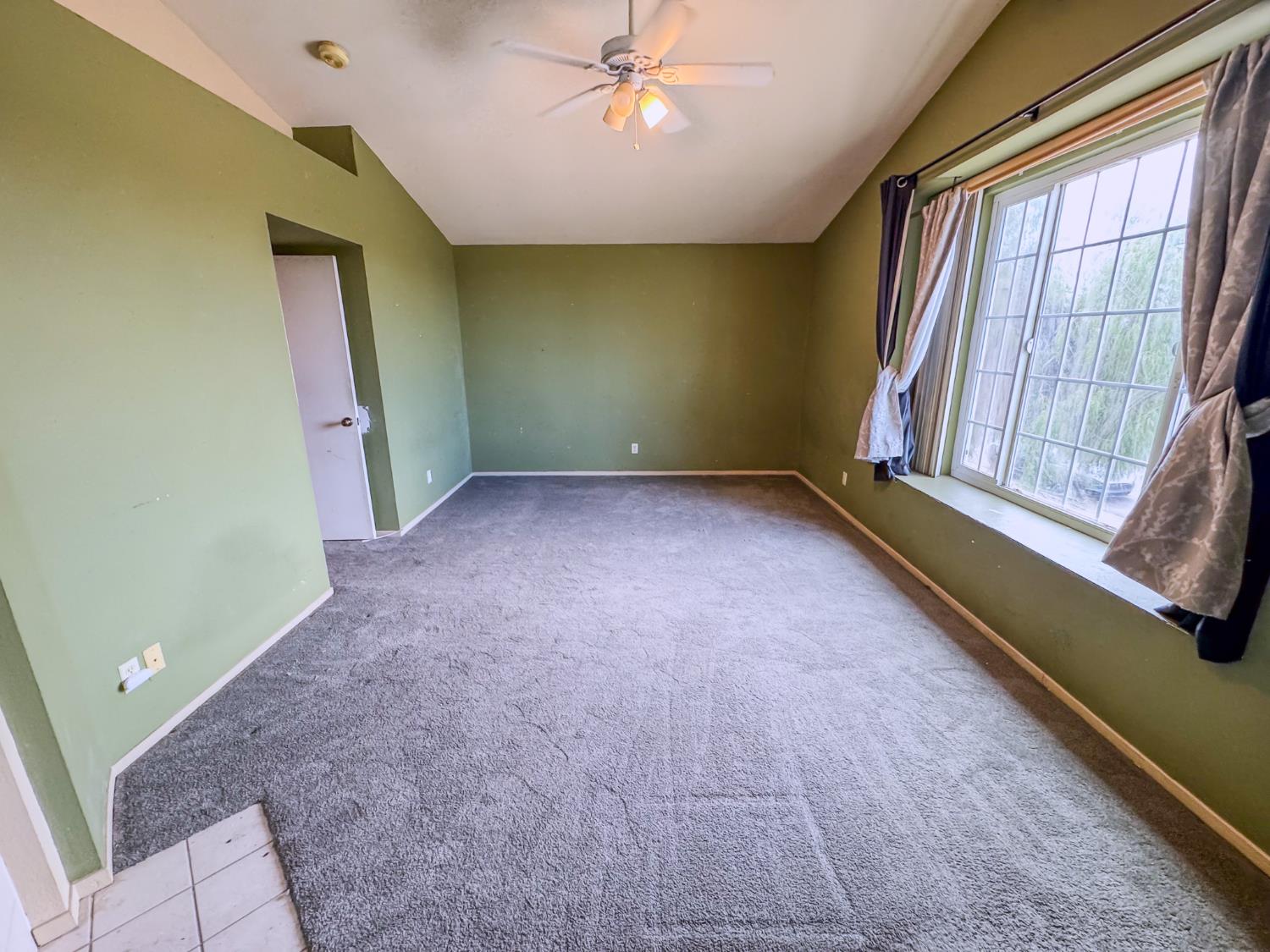 5542 W Willis Ave, Fresno, CA 93722