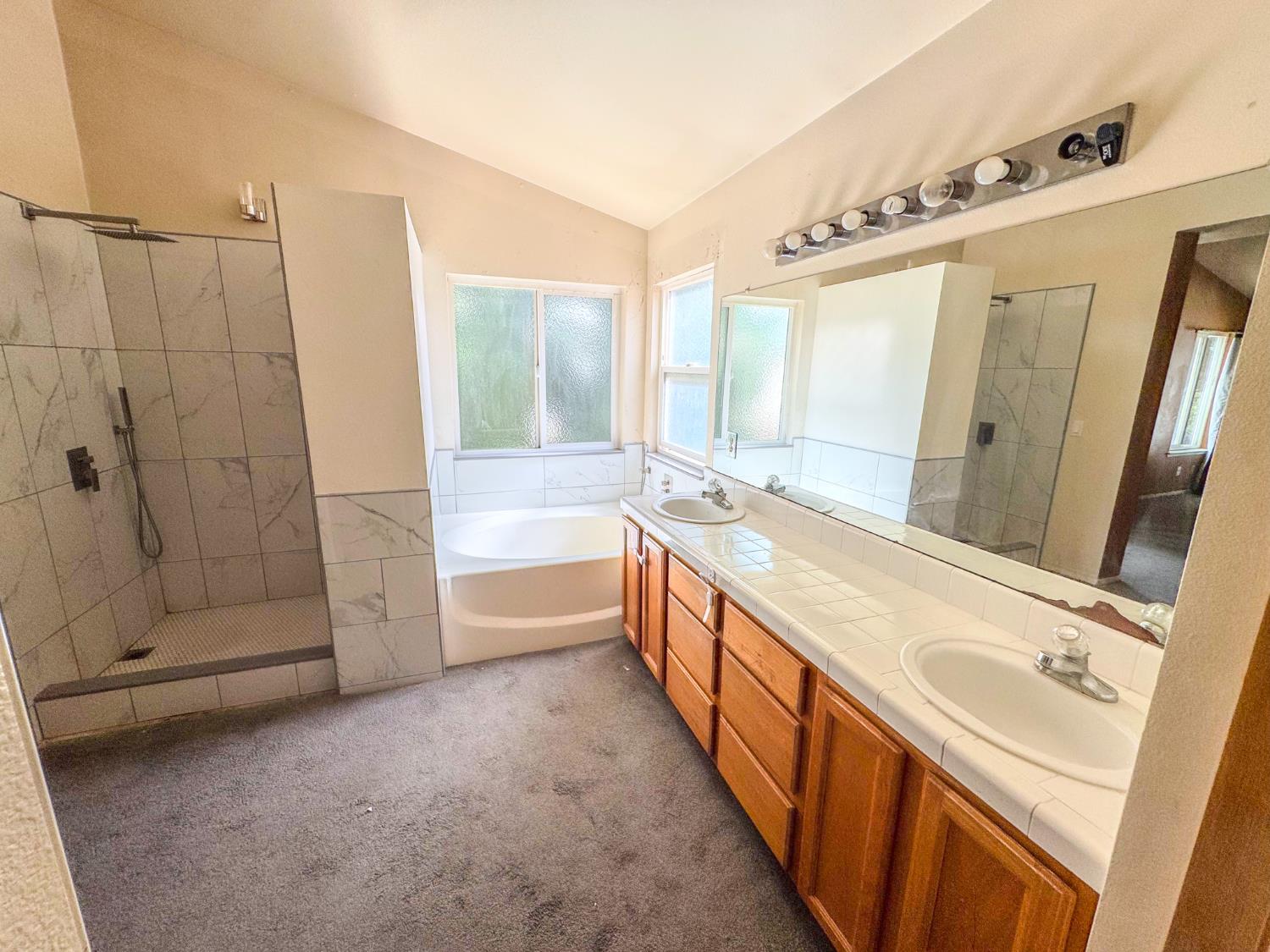5542 W Willis Ave, Fresno, CA 93722