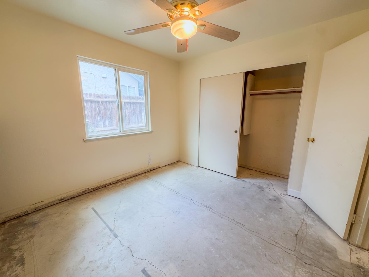 5542 W Willis Ave, Fresno, CA 93722