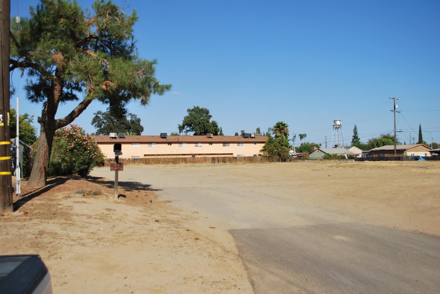 328 WEST Ave, Sanger, CA 93657
