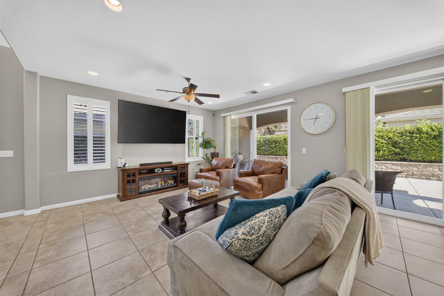 3435 Bellaire Ave, Clovis, CA 93619