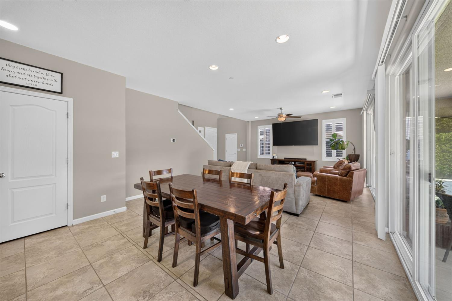 3435 Bellaire Ave, Clovis, CA 93619