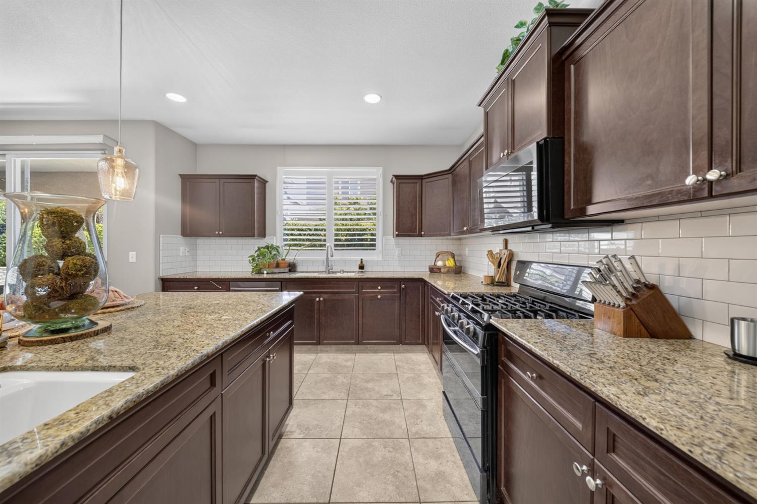 3435 Bellaire Ave, Clovis, CA 93619