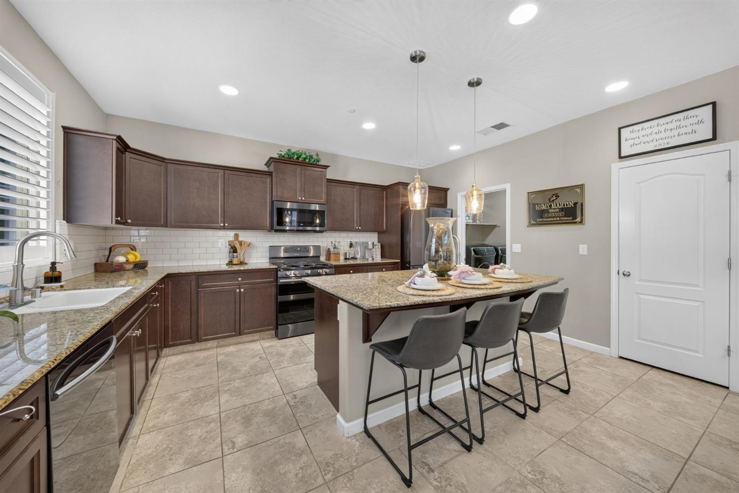 3435 Bellaire Ave, Clovis, CA 93619