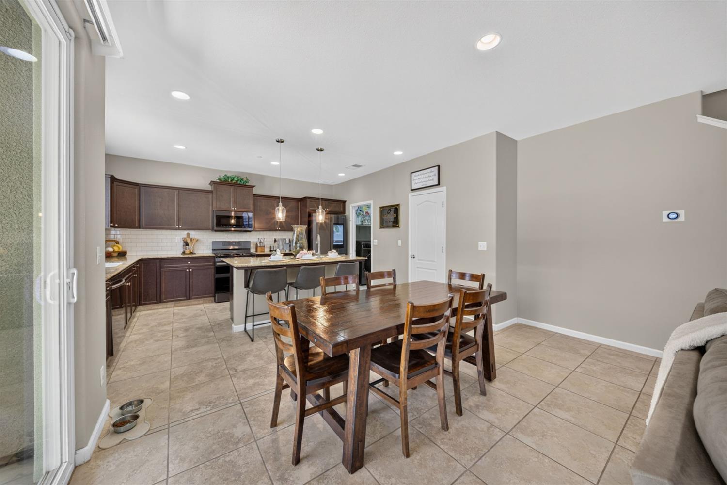 3435 Bellaire Ave, Clovis, CA 93619