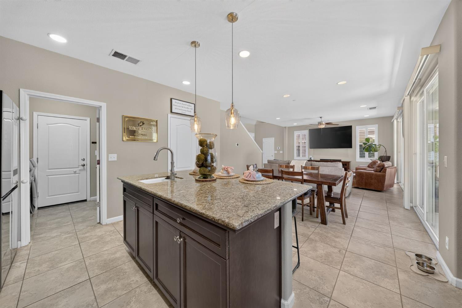 3435 Bellaire Ave, Clovis, CA 93619