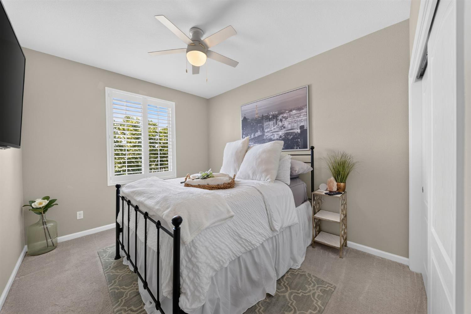 3435 Bellaire Ave, Clovis, CA 93619