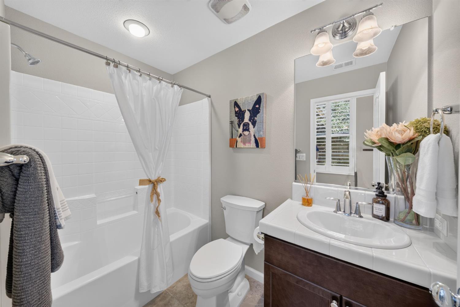 3435 Bellaire Ave, Clovis, CA 93619
