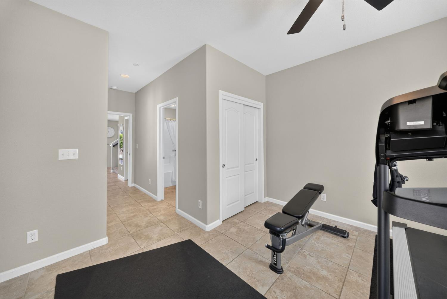3435 Bellaire Ave, Clovis, CA 93619