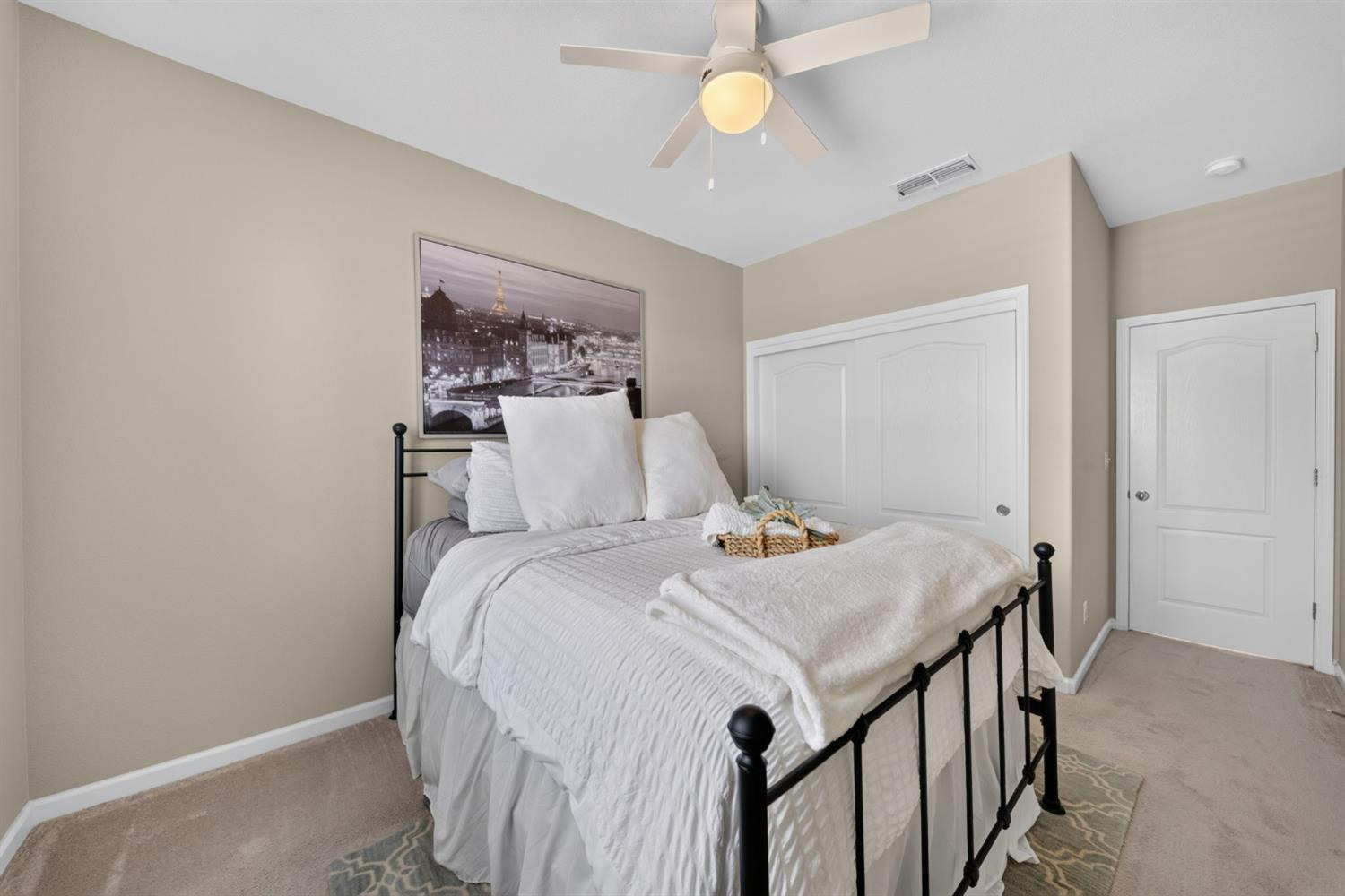 3435 Bellaire Ave, Clovis, CA 93619