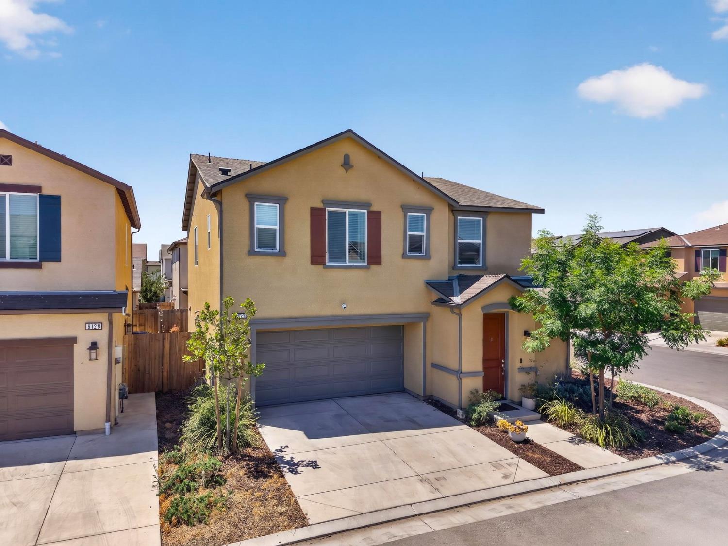 6137 W Richert Ave, Fresno, CA 93723