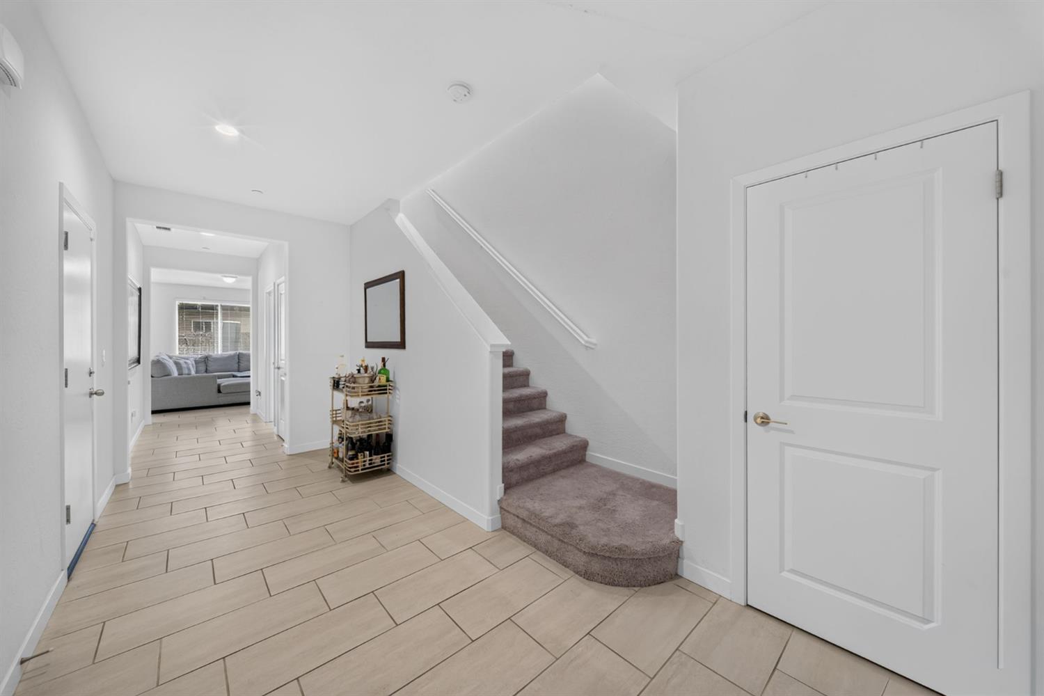 6137 W Richert Ave, Fresno, CA 93723