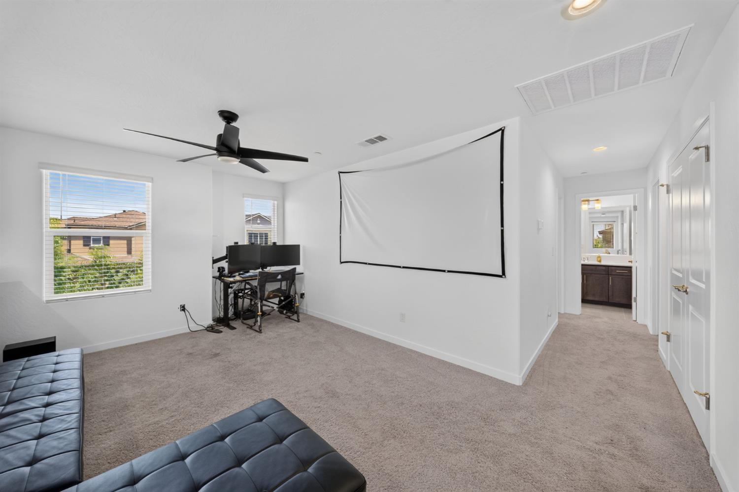 6137 W Richert Ave, Fresno, CA 93723