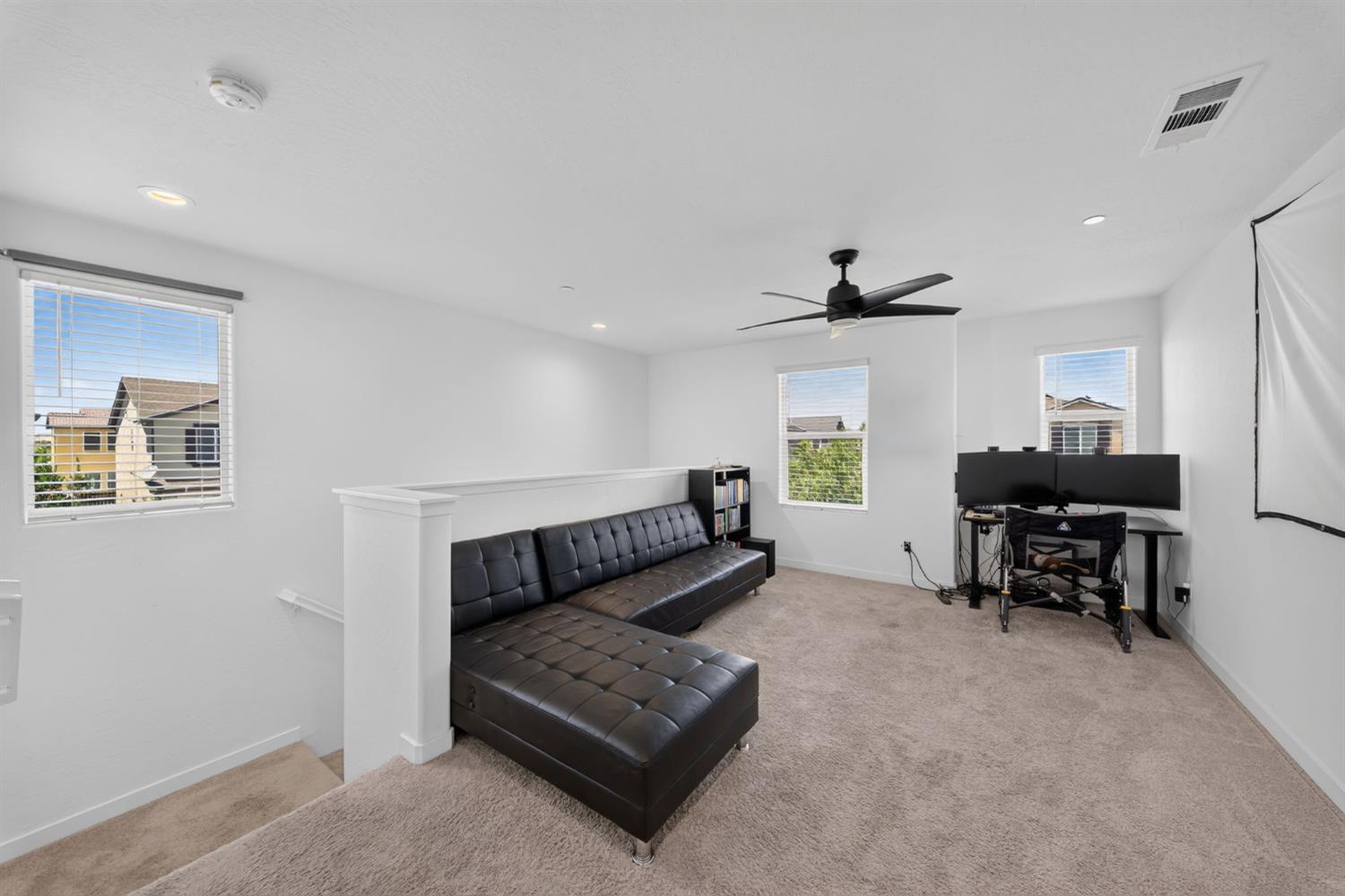 6137 W Richert Ave, Fresno, CA 93723