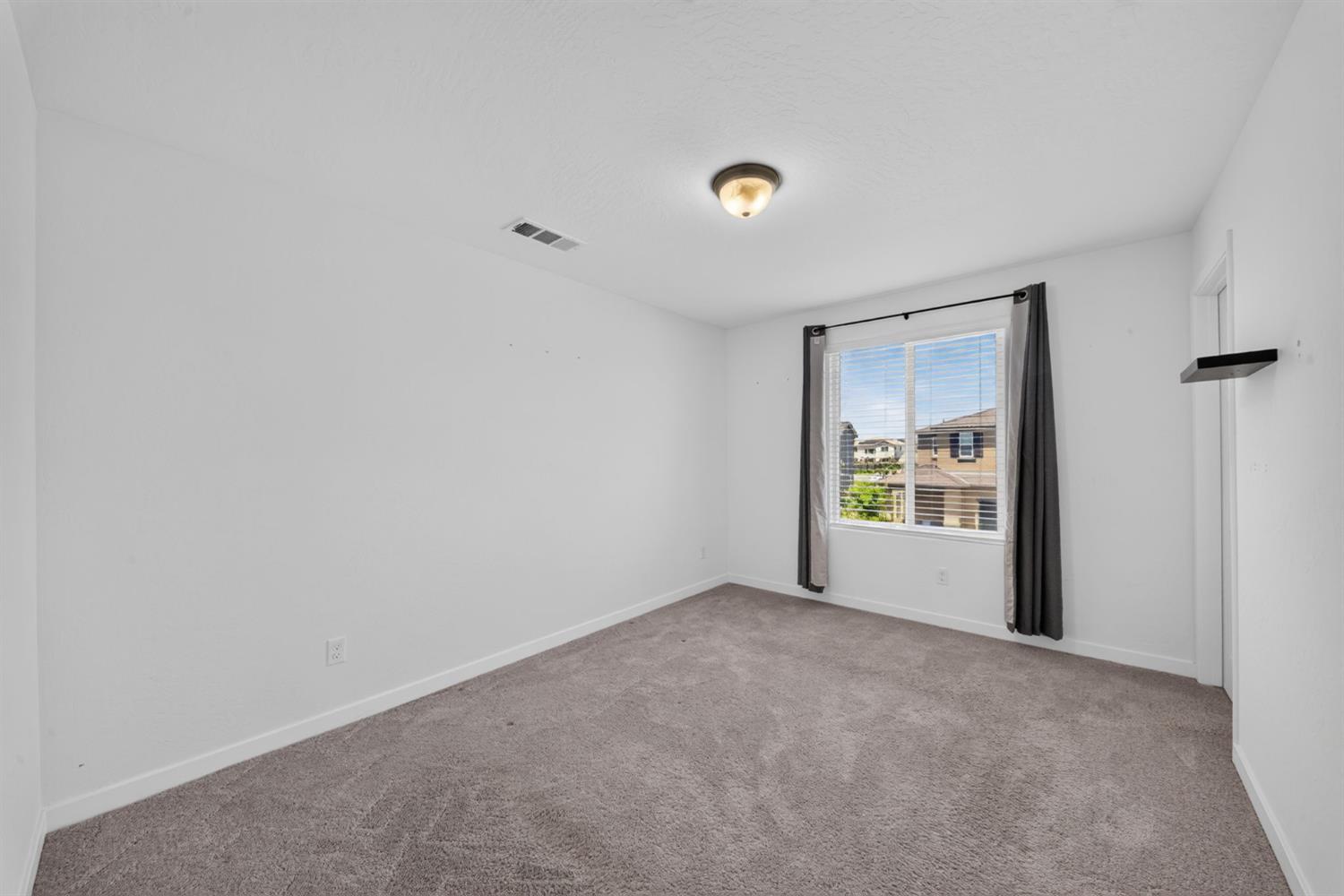 6137 W Richert Ave, Fresno, CA 93723