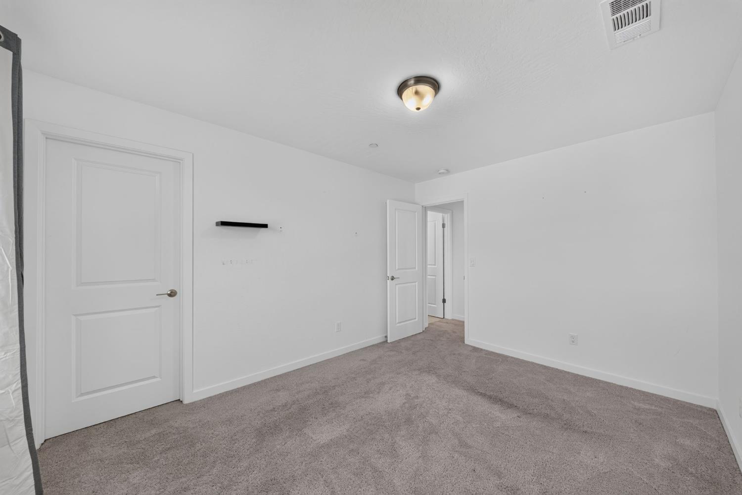 6137 W Richert Ave, Fresno, CA 93723