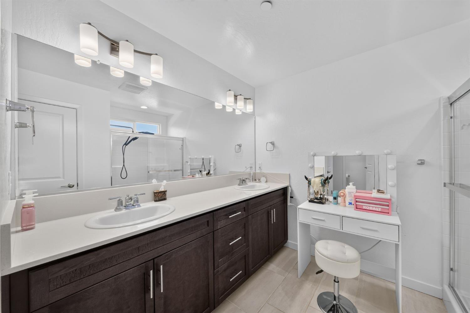 6137 W Richert Ave, Fresno, CA 93723