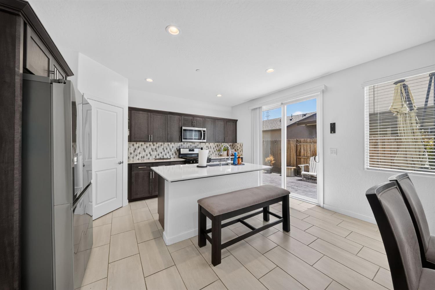 6137 W Richert Ave, Fresno, CA 93723