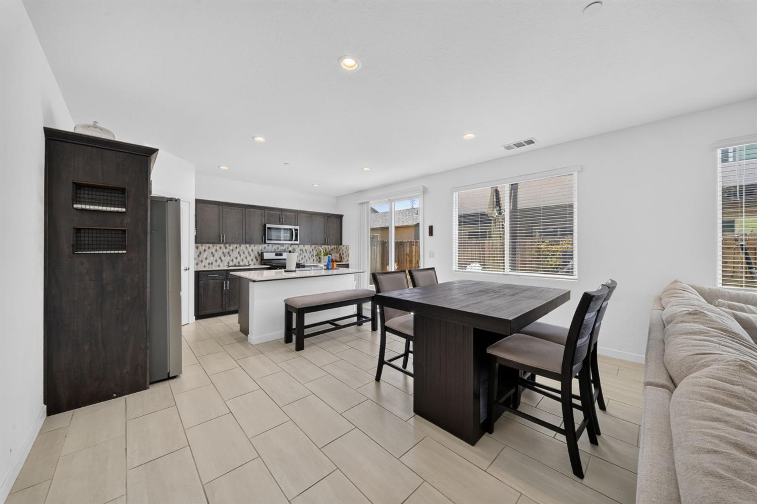6137 W Richert Ave, Fresno, CA 93723