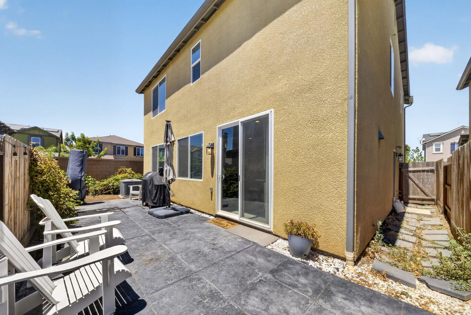 6137 W Richert Ave, Fresno, CA 93723