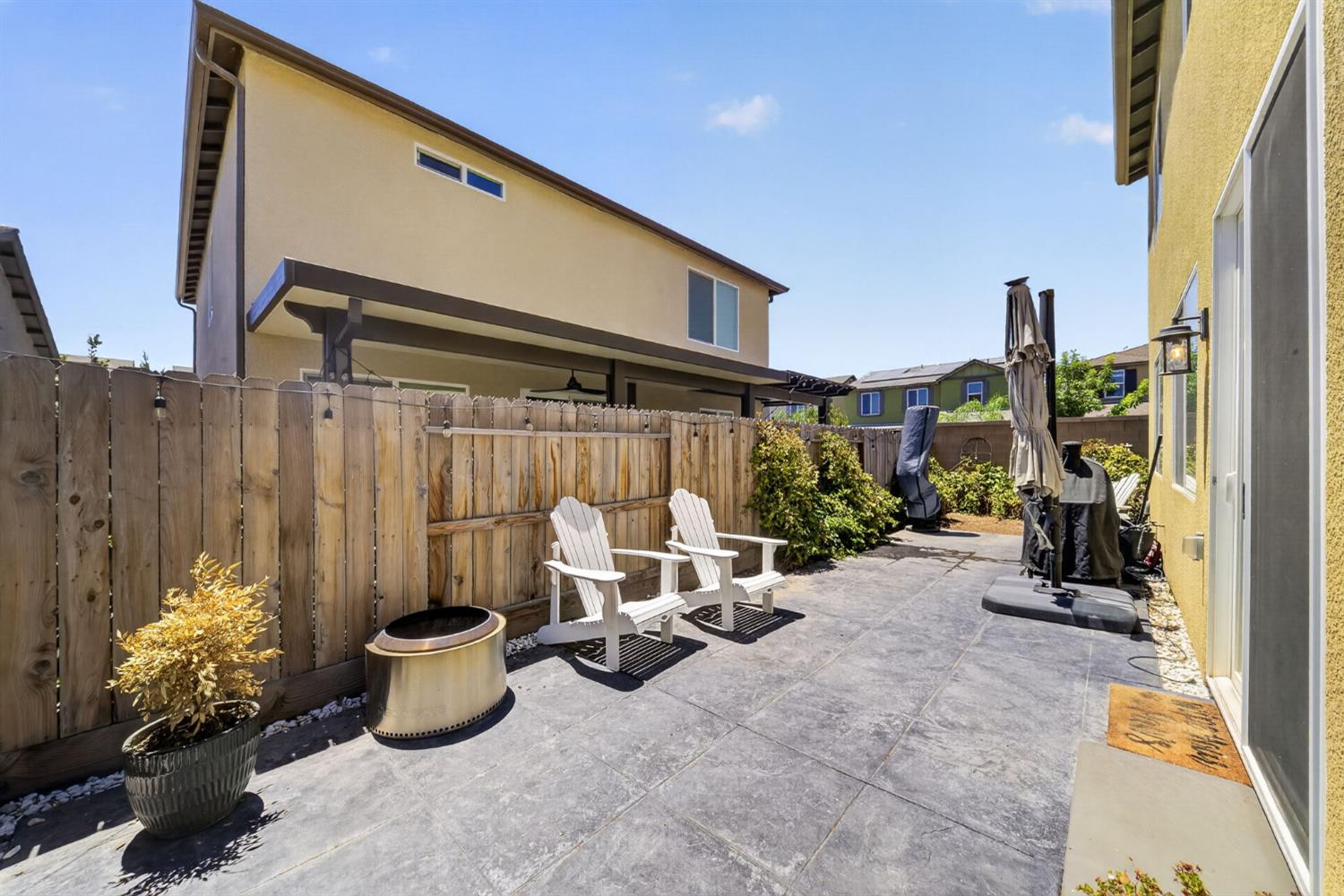 6137 W Richert Ave, Fresno, CA 93723