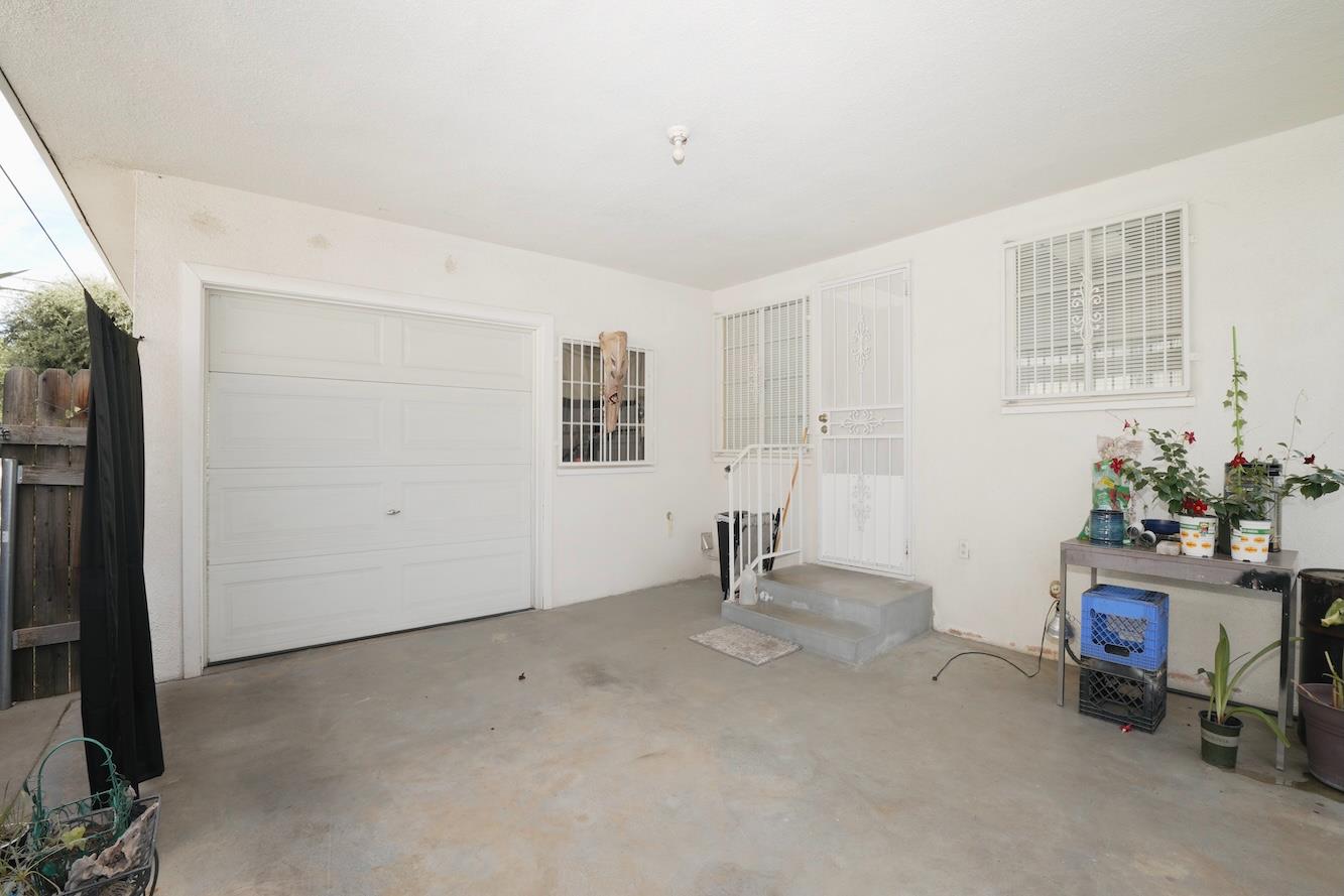3211 E Ashlan Ave, Fresno, CA 93726