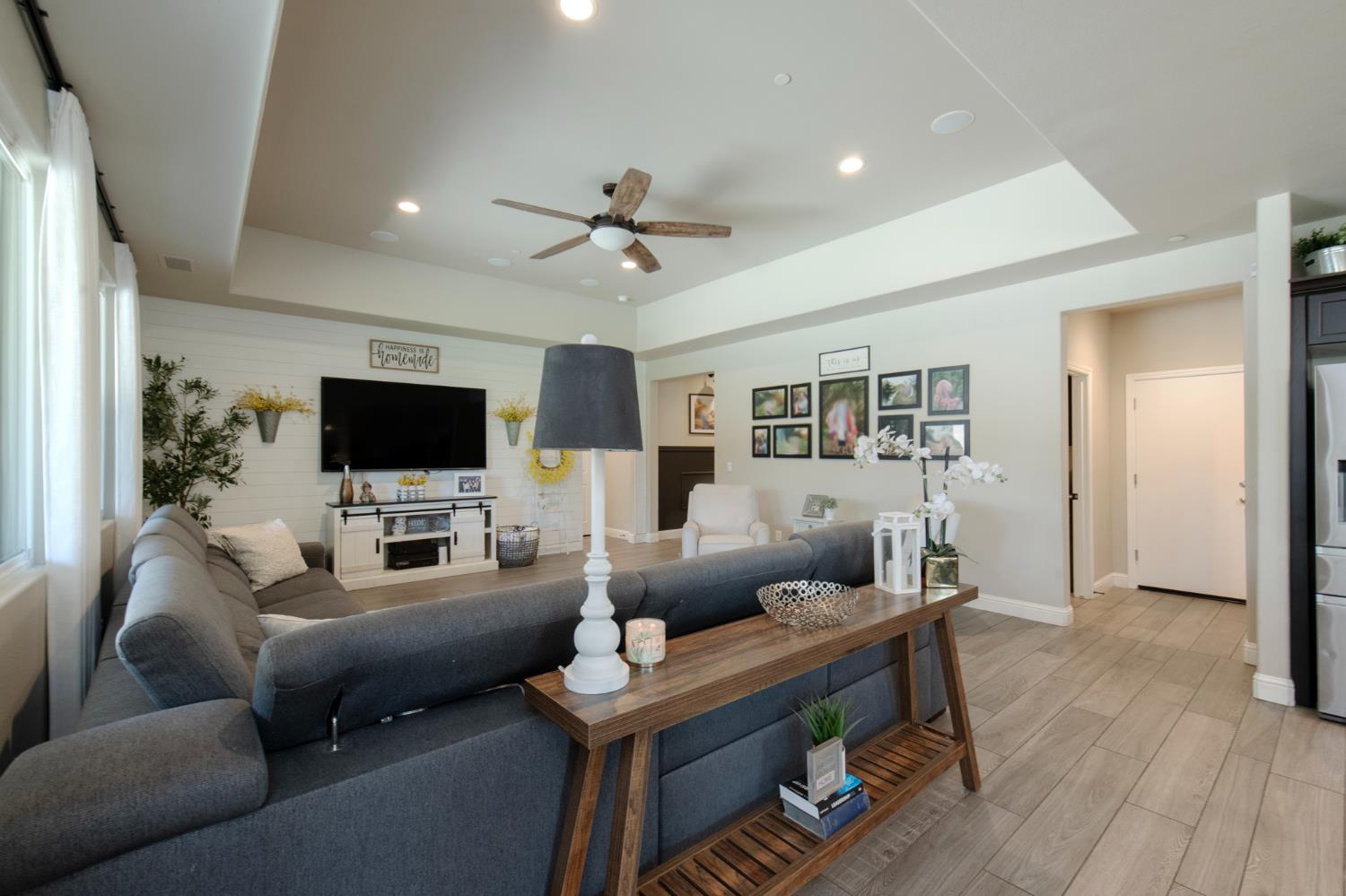 3941 Sussex Ave, Clovis, CA 93619