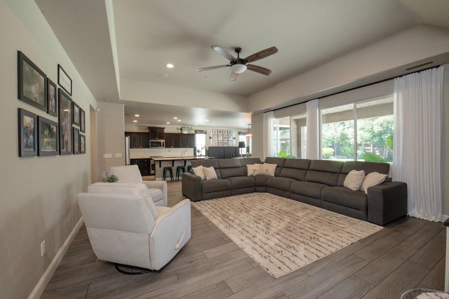 3941 Sussex Ave, Clovis, CA 93619