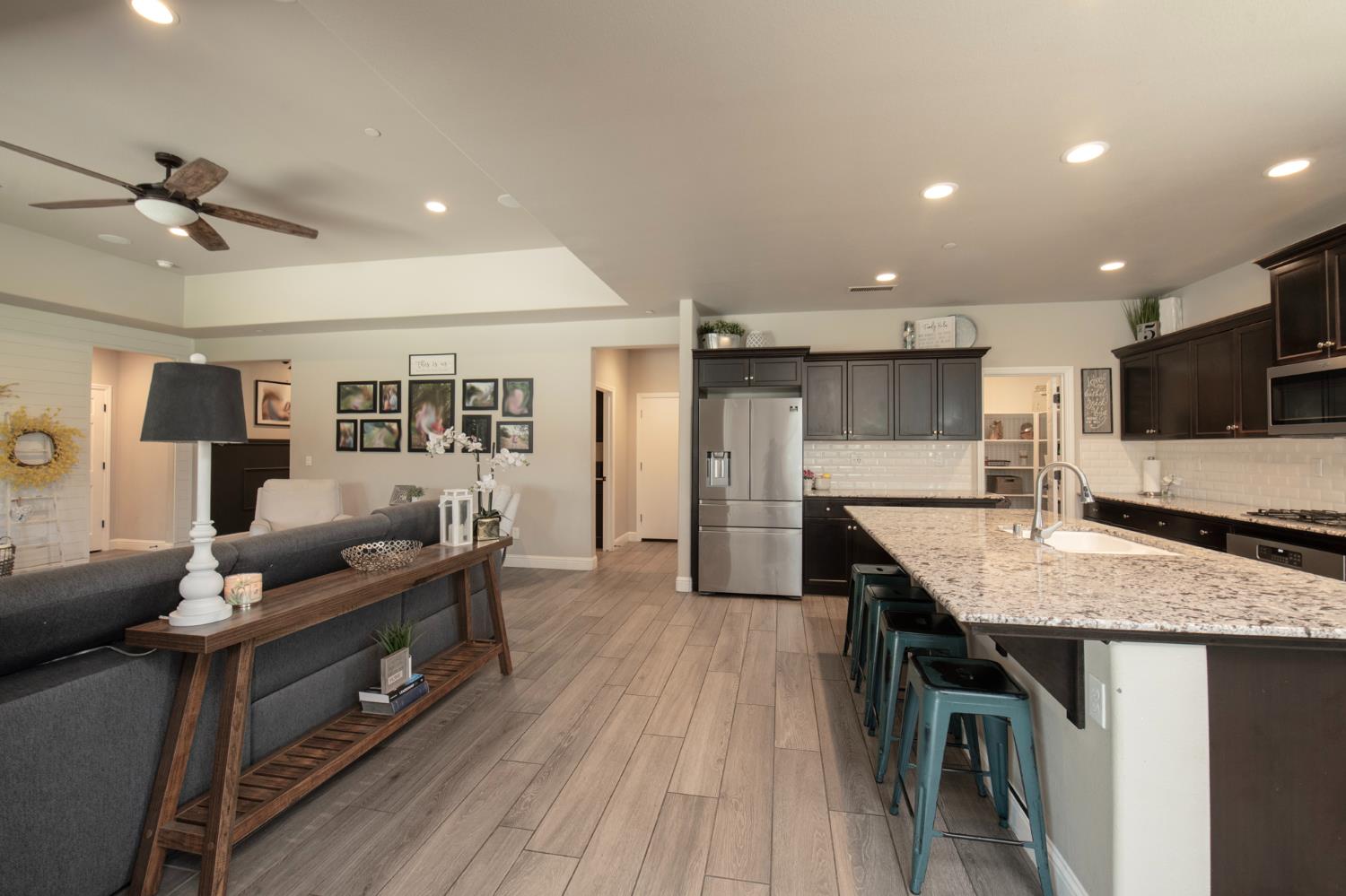3941 Sussex Ave, Clovis, CA 93619