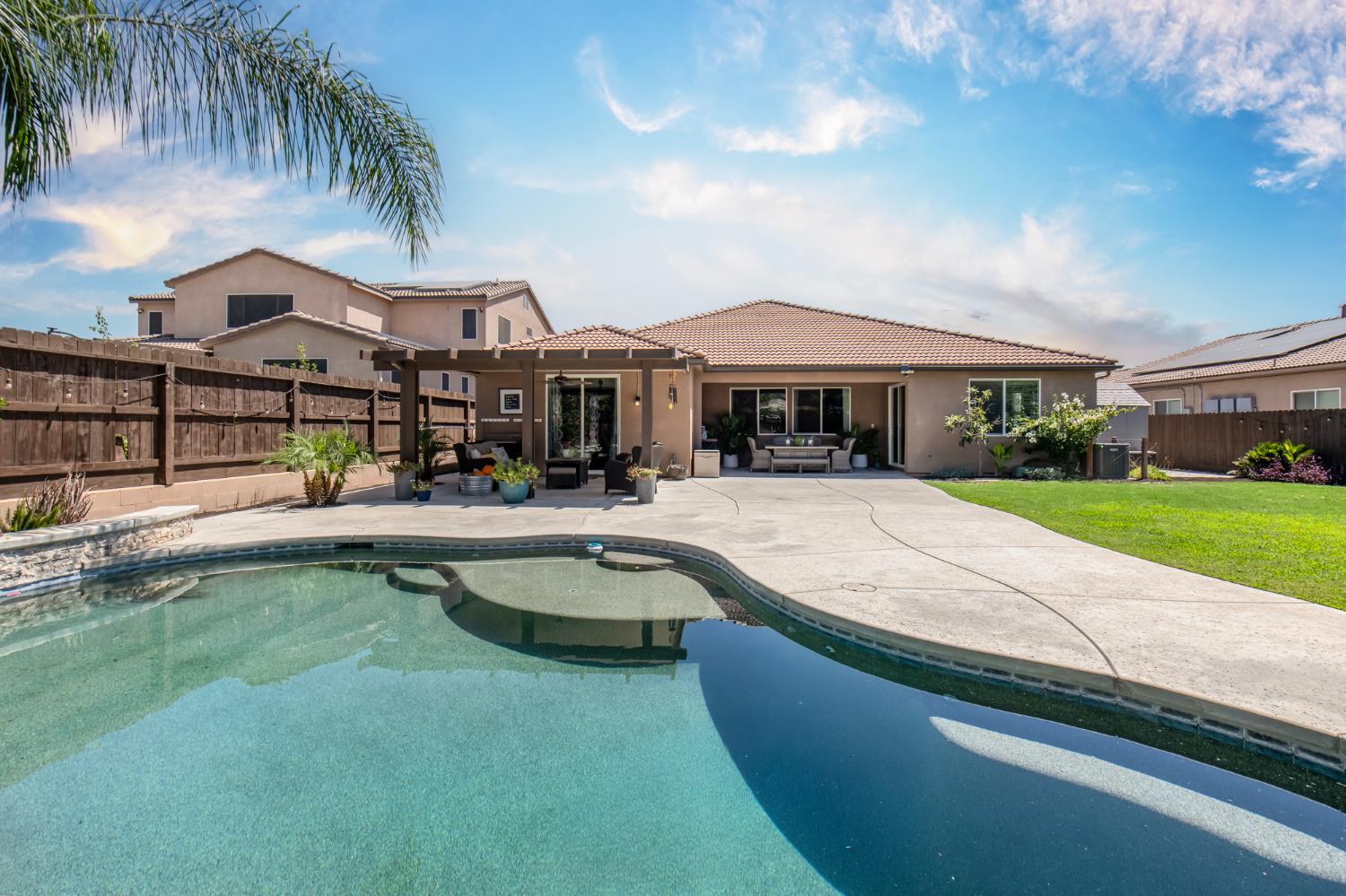 3941 Sussex Ave, Clovis, CA 93619