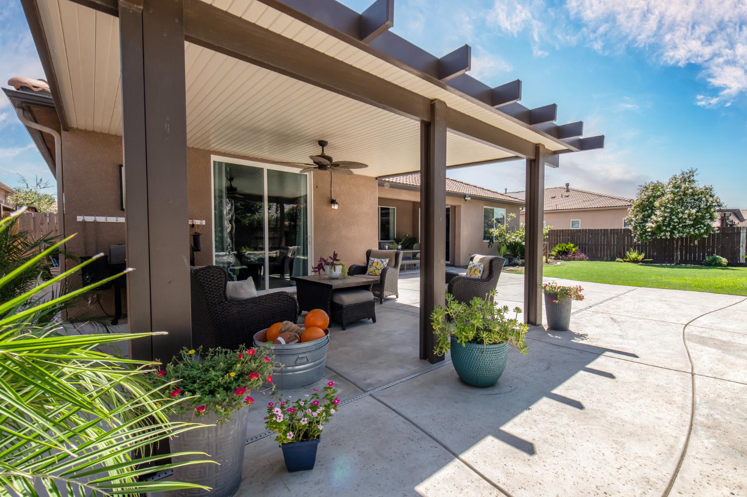 3941 Sussex Ave, Clovis, CA 93619